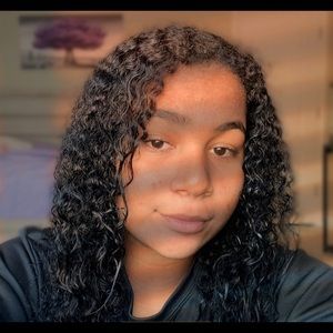 Meet your Posher, Amya